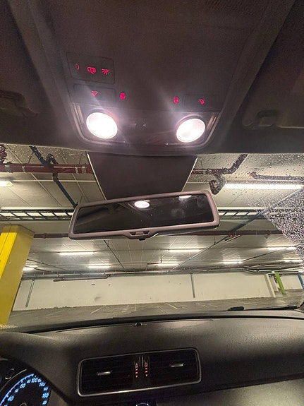 Volkswagen Passat Alltrack 21 of 30
