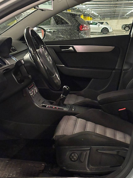 Volkswagen Passat Alltrack 16 of 30