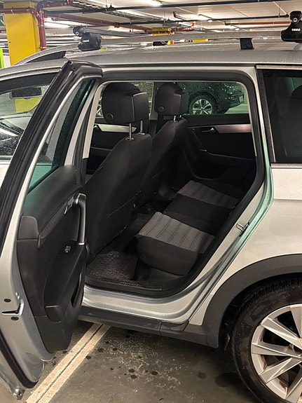Volkswagen Passat Alltrack 24 of 30