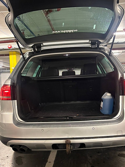 Volkswagen Passat Alltrack 27 of 30