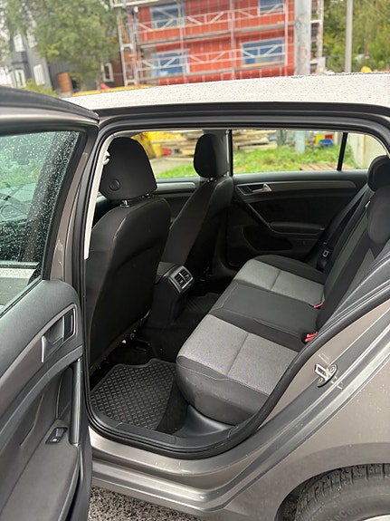 Volkswagen Golf VII 11 of 16