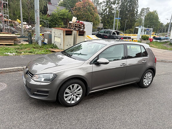 Volkswagen Golf VII 2 of 16
