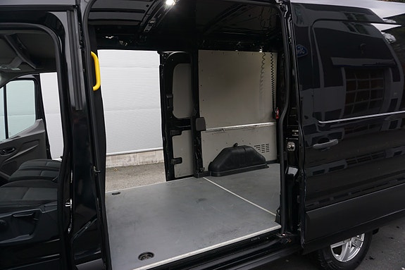 Ford Transit 26 of 30