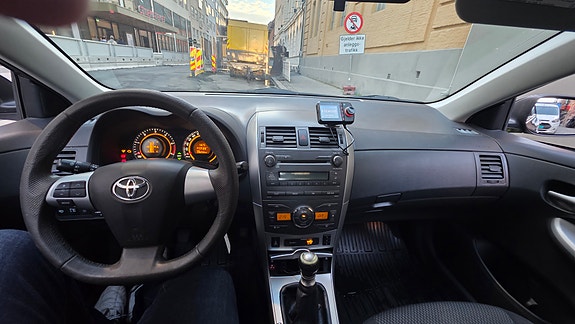 Toyota Corolla 11 of 30