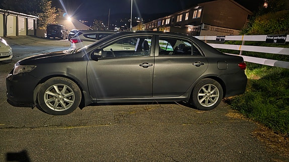 Toyota Corolla 4 of 30