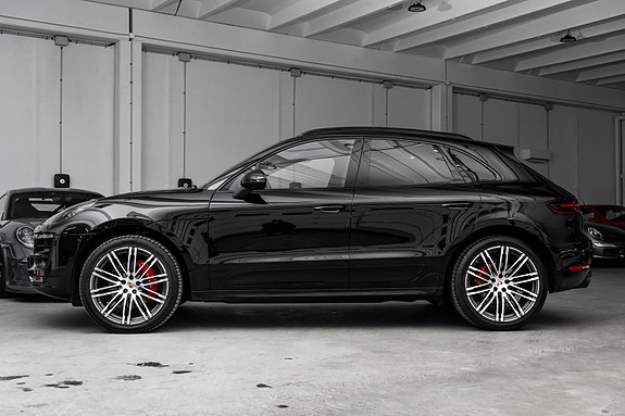 Porsche Macan GTS 7 of 30