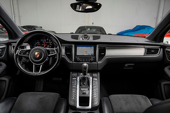 Porsche Macan GTS 24 of 30