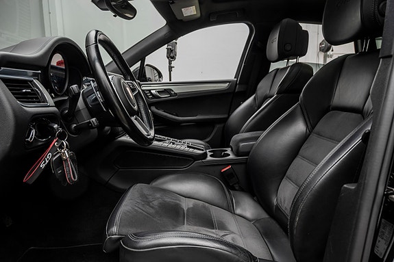 Porsche Macan GTS 19 of 30