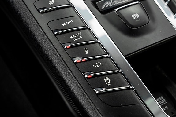Porsche Macan GTS 30 of 30