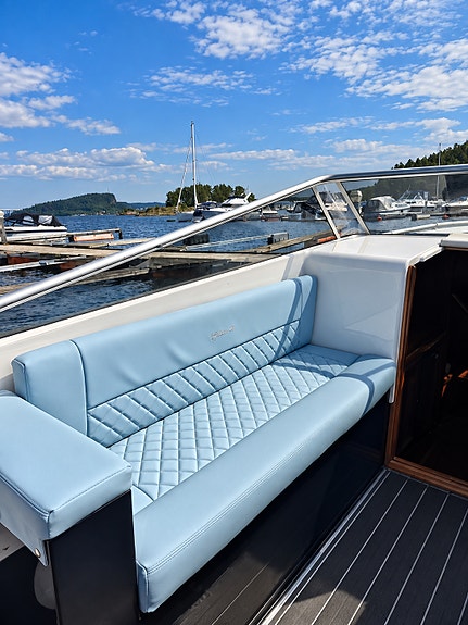 Cobra 28 Offshore- Diesel 7 of 10