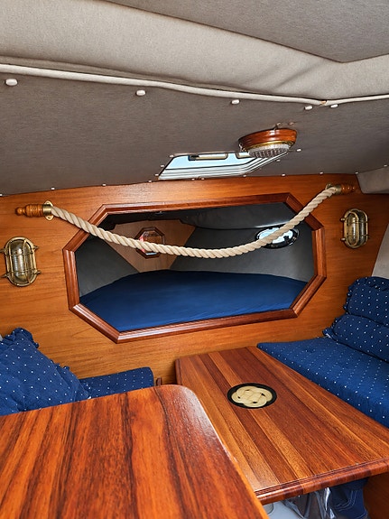 Cobra 28 Offshore- Diesel 10 of 10