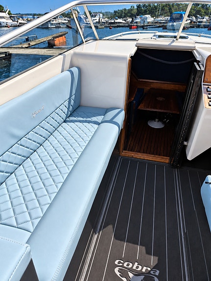 Cobra 28 Offshore- Diesel 5 of 10