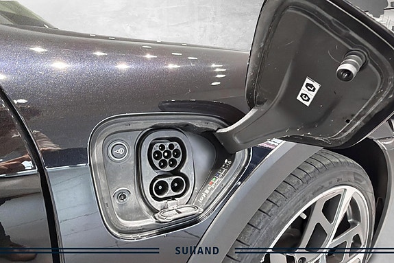 Porsche Taycan 26 of 30