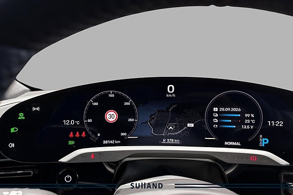 Porsche Taycan 10 of 30