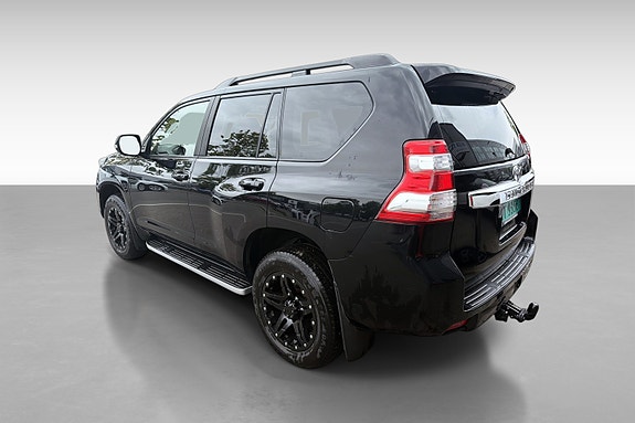 Toyota Land Cruiser 7 of 19