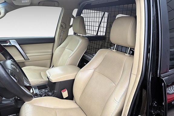 Toyota Land Cruiser 14 of 19