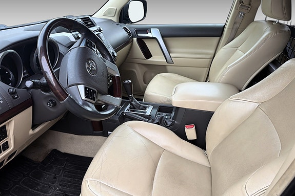 Toyota Land Cruiser 9 of 19