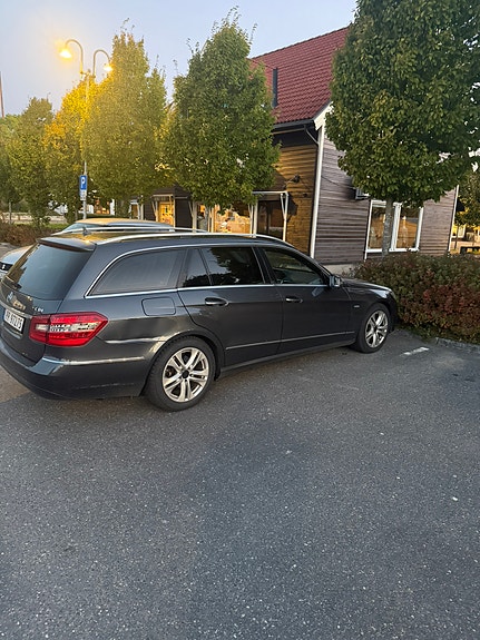 Mercedes-Benz E200 d 4 of 28