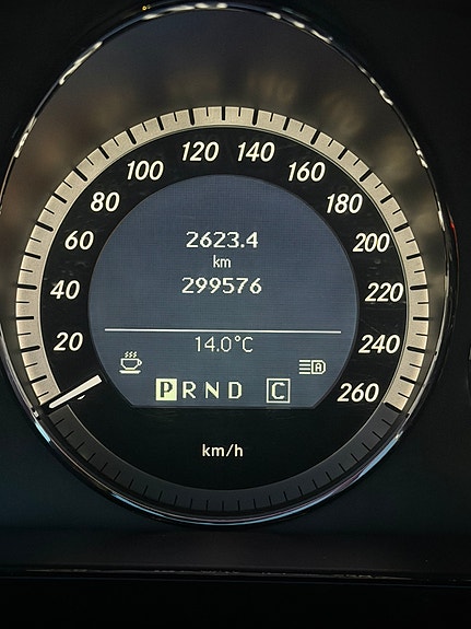 Mercedes-Benz E200 d 26 of 28