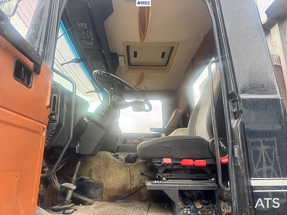 Volvo F10 6x2 Tippbil 21 of 28