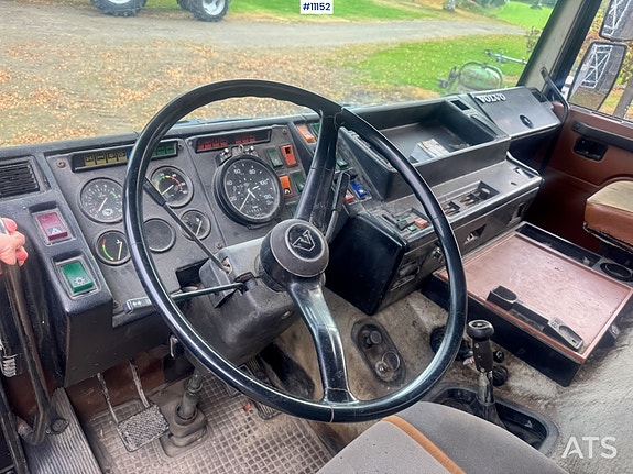 Volvo F10 6x2 Tippbil 25 of 28
