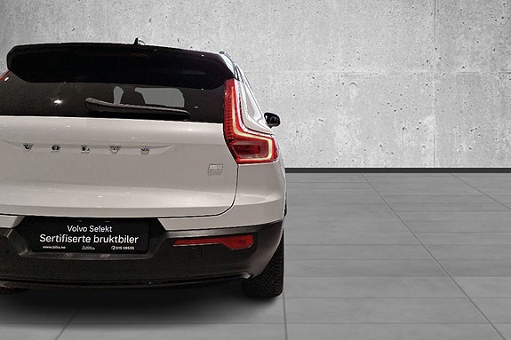 Volvo XC40 7 of 16