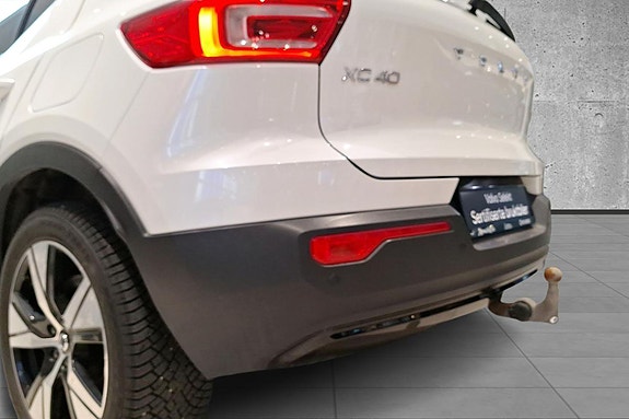 Volvo XC40 9 of 16