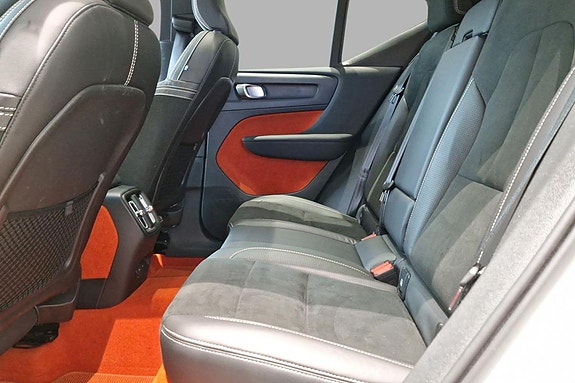 Volvo XC40 11 of 16