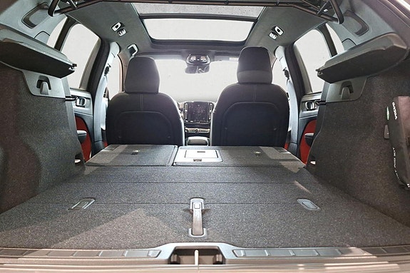 Volvo XC40 16 of 16