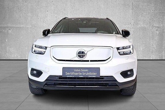 Volvo XC40 4 of 16