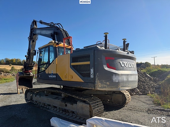 Volvo EC250EL Gravemaskin m/ GPS, Rototilt og 2 skuffer. SE VIDEO 4 of 30