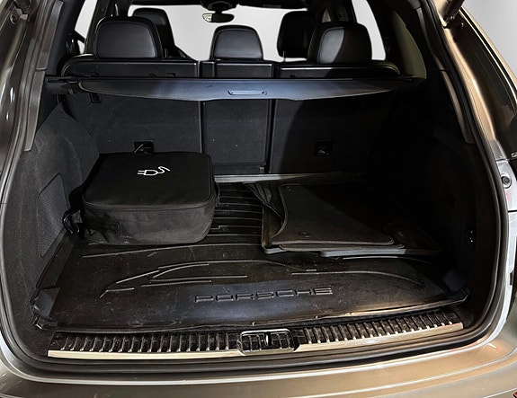 Porsche Cayenne S 26 of 27
