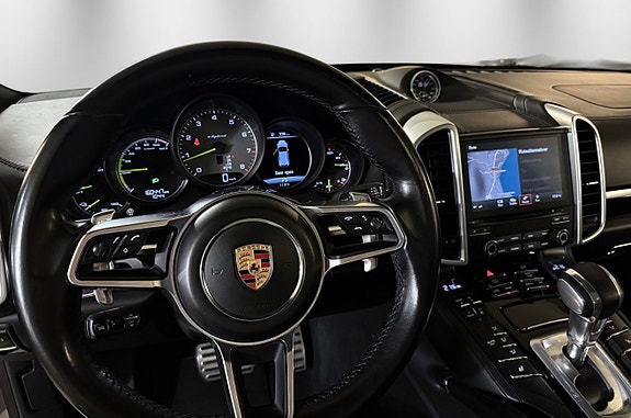 Porsche Cayenne S 22 of 27