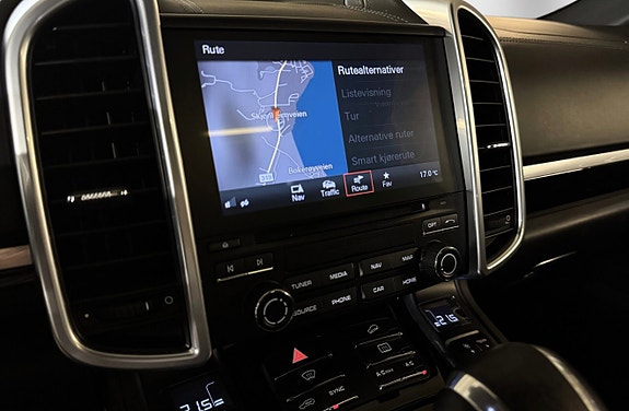 Porsche Cayenne S 19 of 27