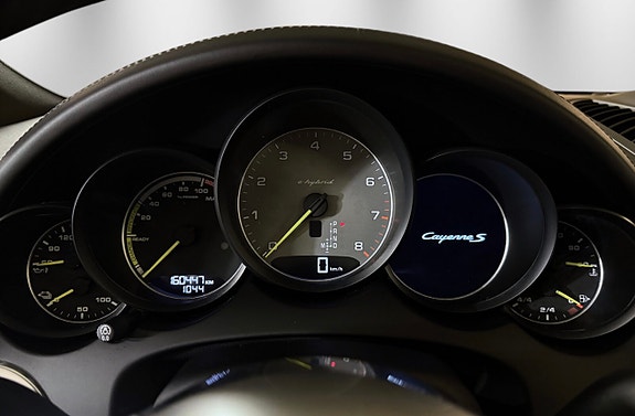 Porsche Cayenne S 23 of 27