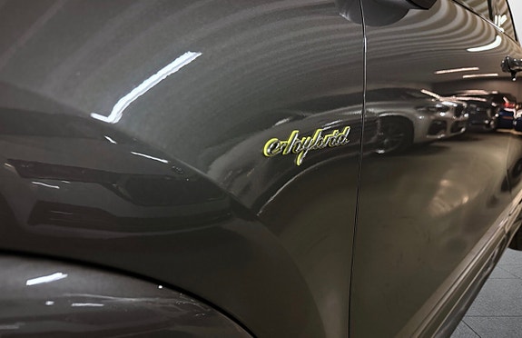 Porsche Cayenne S 5 of 27