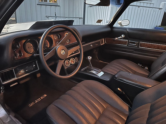 Chevrolet Camaro 9 of 23