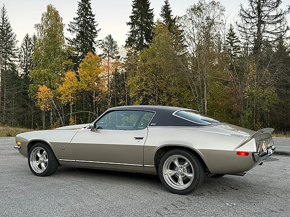 Chevrolet Camaro 23 of 23