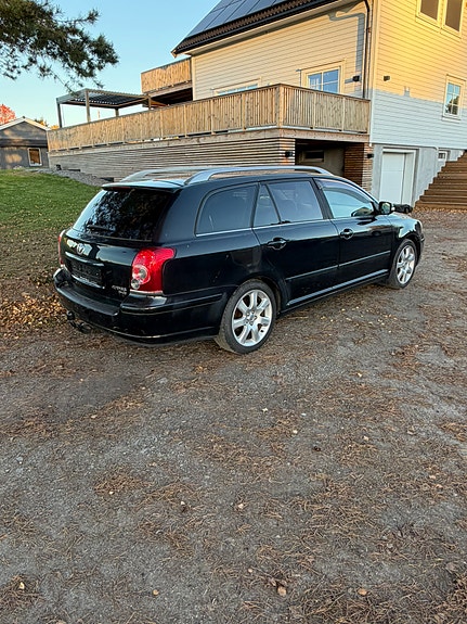 Toyota Avensis 6 of 16