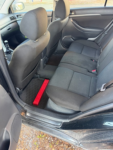 Toyota Avensis 11 of 16