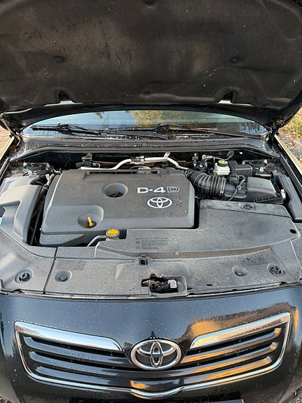 Toyota Avensis 9 of 16