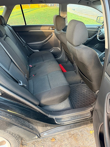 Toyota Avensis 13 of 16