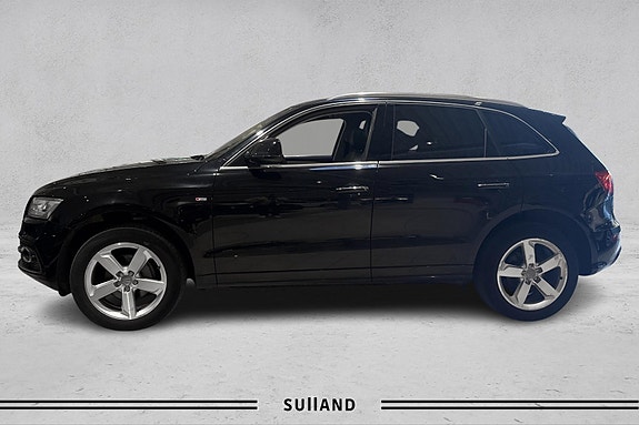 Audi Q5 2 of 24