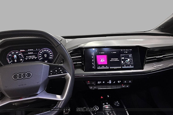 Audi Q4 e-tron 10 of 18