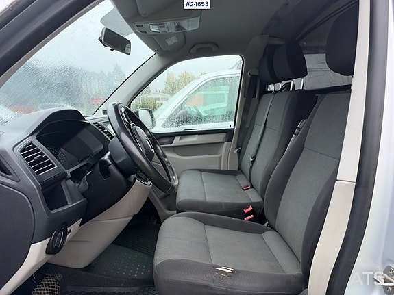 Volkswagen Transporter 28 of 30