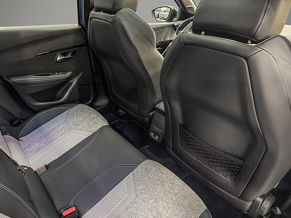 Peugeot 208 27 of 30