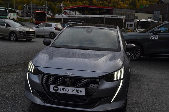 Peugeot 208 3 of 13