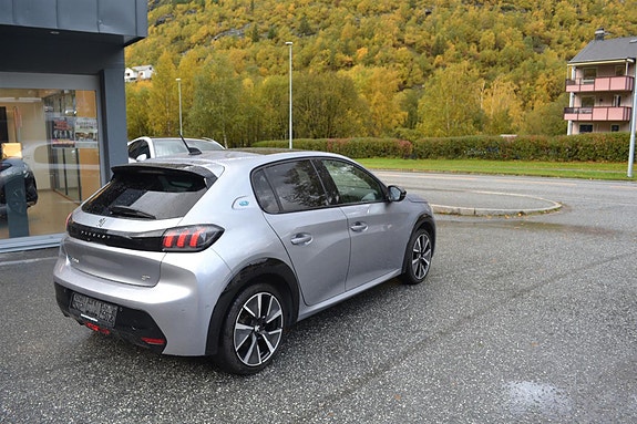Peugeot 208 5 of 13