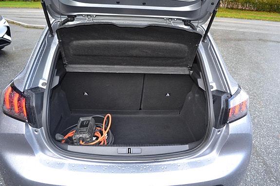 Peugeot 208 10 of 13