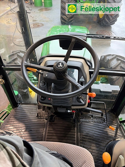John Deere 5075E 7 of 22